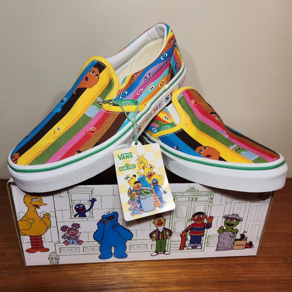 NWT VANS Classic Slip-on Sesame Street Multi Kids (3.0)